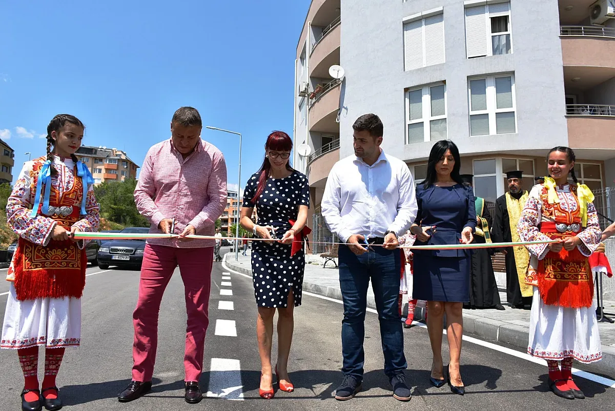 Камбитов откри шест нови улици в IV микрорайон