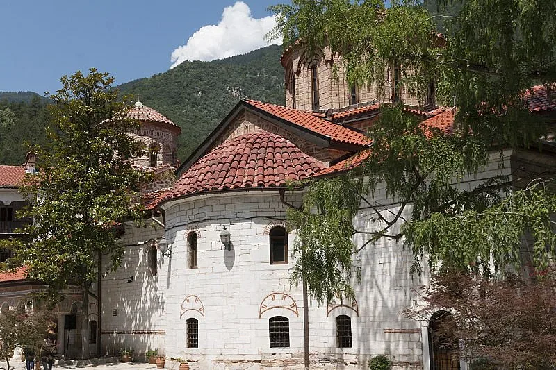 Реставрират стенопис от ХIV век в Бачковския манастир