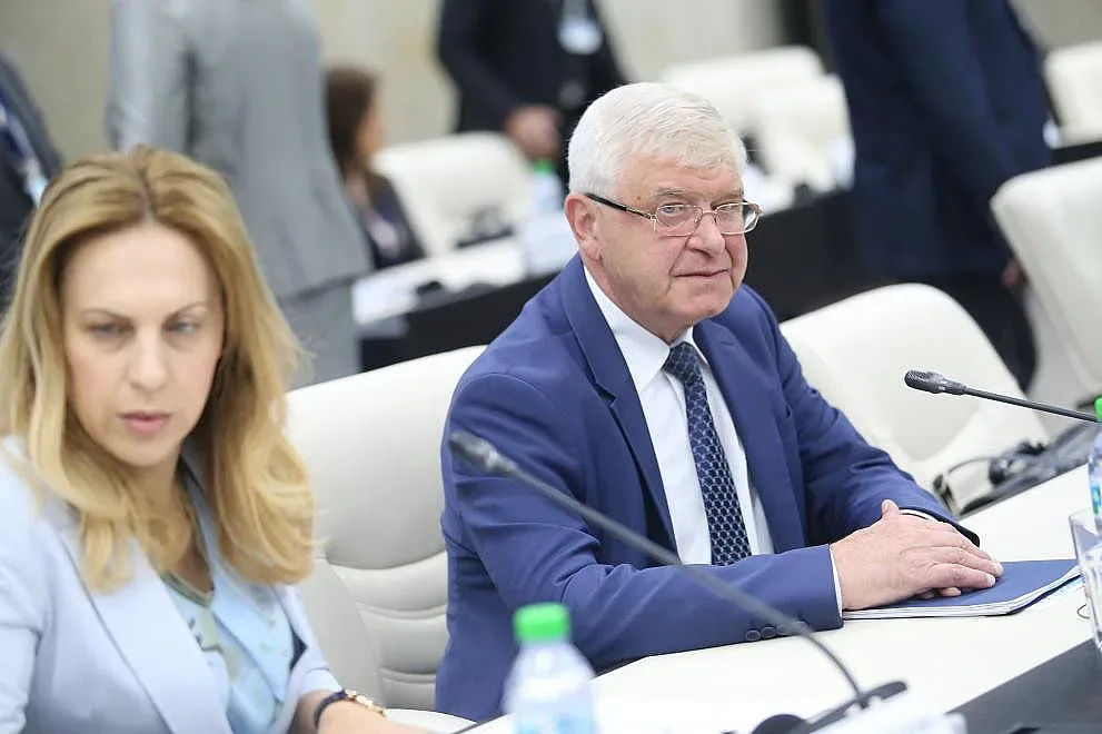 Хвалят модела на Ананиев за Здравната каса
