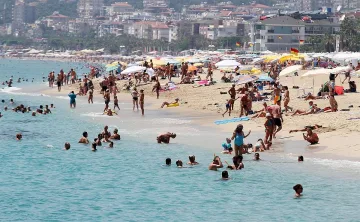 Слънчево и топло, морската вода 25-27 градуса