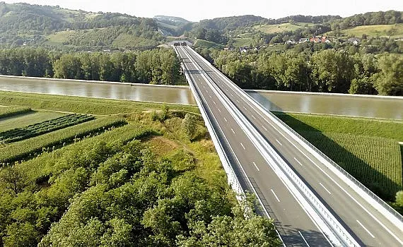 Магистралата между България и Сърбия напредва