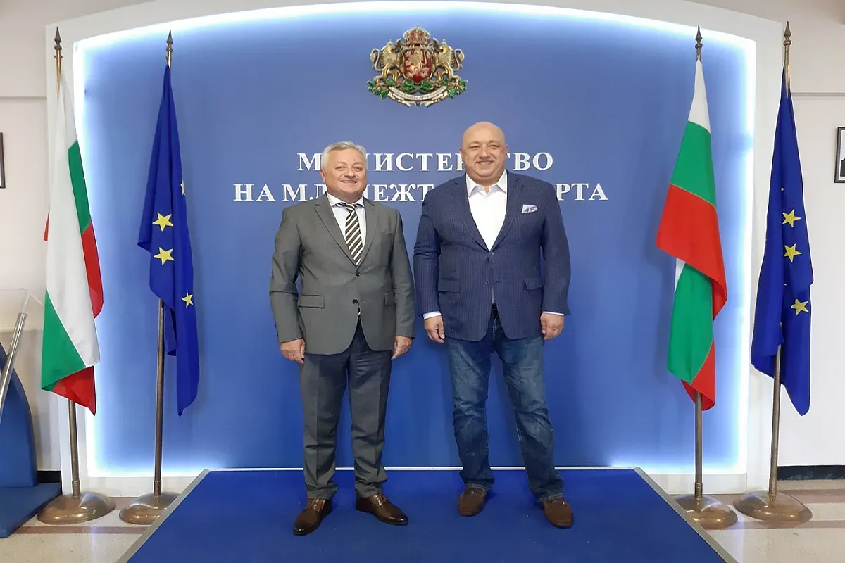 Министър Кралев прие посланика на Молдова