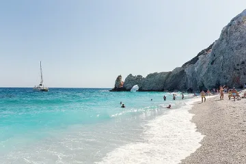 Гърция: 1000 евро глоба за камък