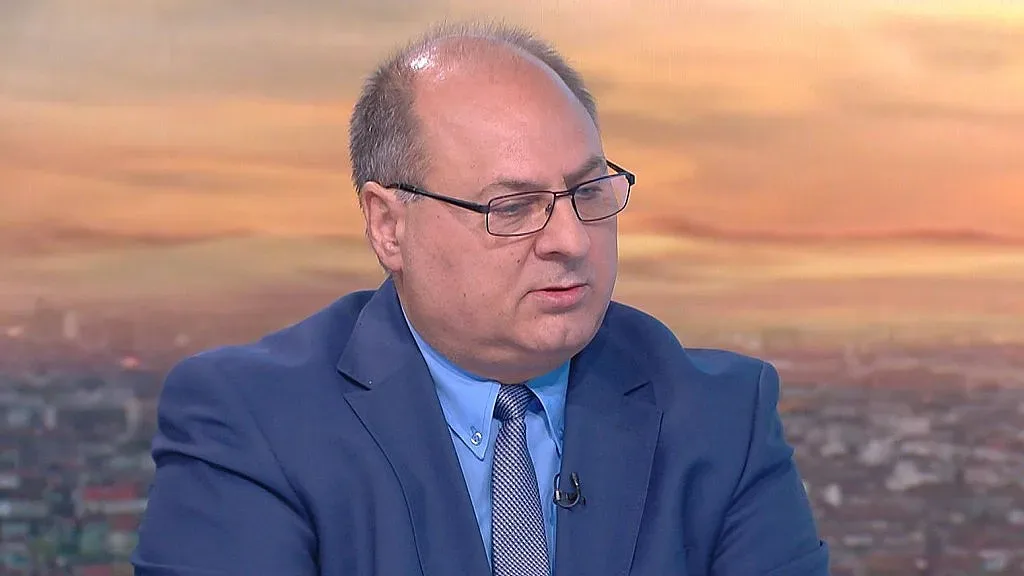 Бащата: Калоян Костадинов не познава Миню Стайков