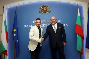 Министър Кралев се срещна с Мартин Чой