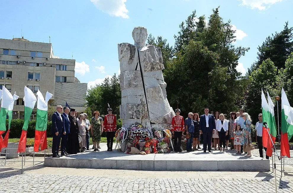 Кърджали чества 182 години от рождението на Апостола