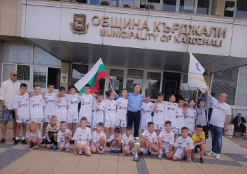 Млади футболисти трети на международен турнир
