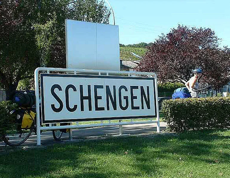 БГ евродепутати искат подкрепа от ЕК за Шенген