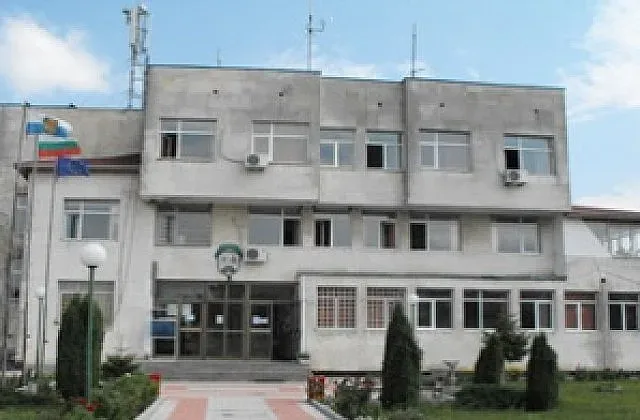 Кметство плаща прегледи на социално слаби