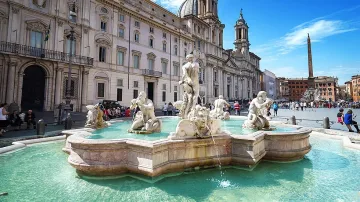 Глобиха мъж за кражба на монети от фонтан в Рим