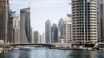 Дубай разрешава алкохол на туристите