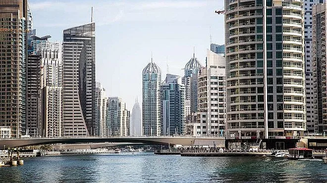 Дубай разрешава алкохол на туристите
