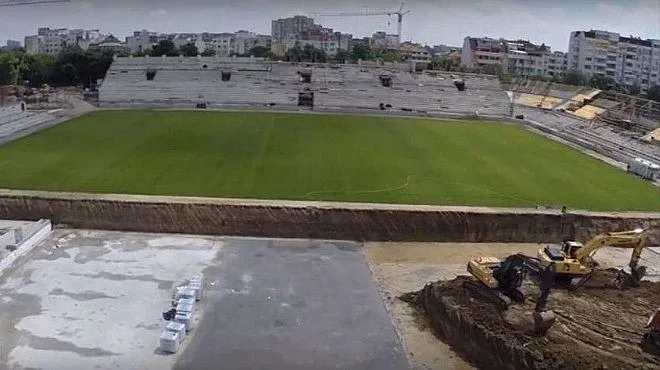 Строителна фирма с оферта за "Колежа"