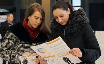 Заплати теглят младежи към аутсорсинг индустрията