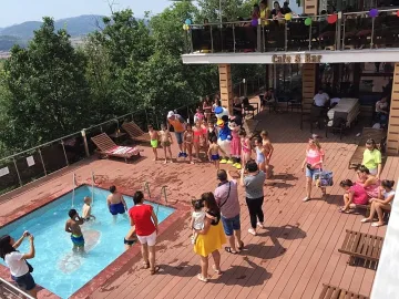 В Момчилград учат над 110 деца да плуват