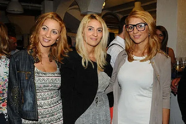 Тризначките от "Биг Брадър" моми англичанки