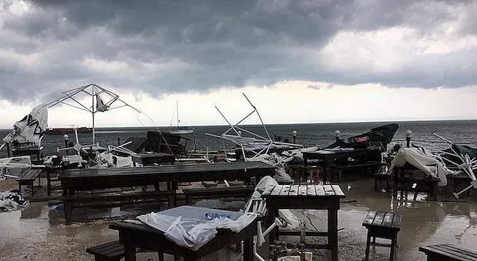 Буря връхлетя каварненско село