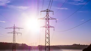 Заводи спират работа заради скъпия ток