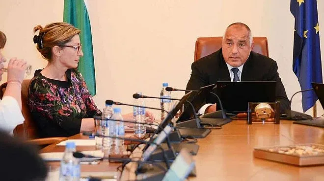 Борисов: Сивата икономика намалява