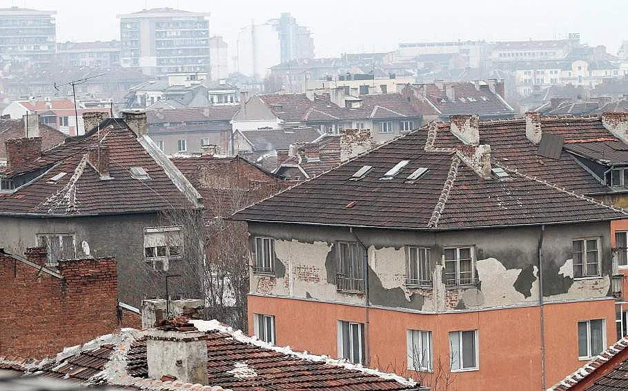 Закон ни прави домоуправители до живот