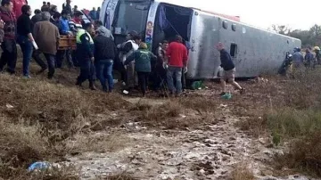 13 загинаха в бус при катастрофа в Аржентина