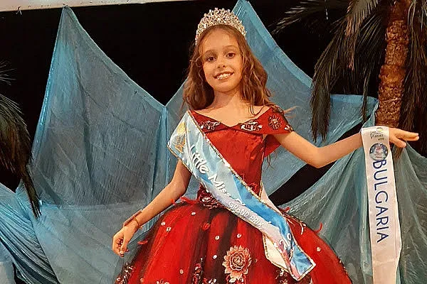 Българче е тазгодишната "Мини мис Планета"