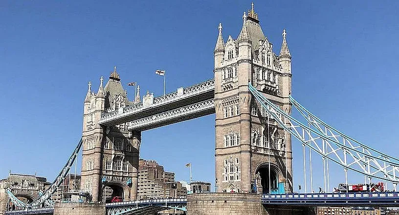 Мостът „Тауър“ в Лондон стана на 125 години