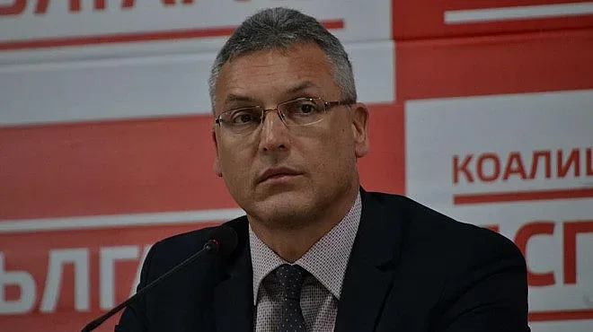 Пленумът послуша Нинова, махна Жаблянов