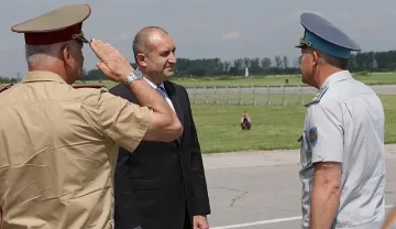 Нов щурм на Радев за цената на F-16