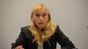 Йончева: АПИ се подиграва с българите