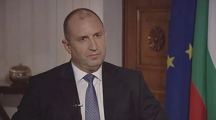 Радев: Искат 3,45 млрд за F-16, по-слаб е от СУ-25