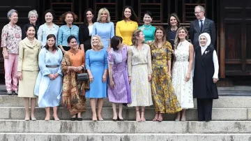 Обяд и чаена церемония за съпругите на лидерите в Осака