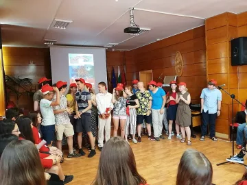 Руски ученици в експедиция с връстници от Кърджали