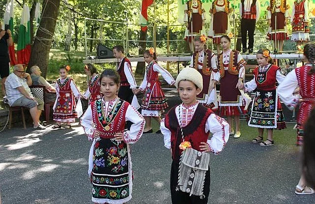 Самодейци от пет области на Тракийски събор