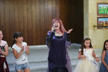 Петя Буюклиева и кметът пяха за Мис Асеновград