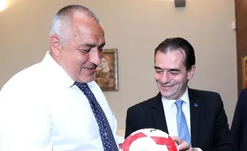 Топка от румънска футболна звезда за Борисов