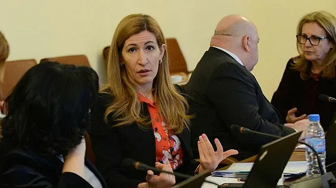 Министри решават днес за къмпингуването