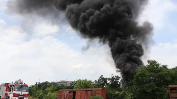 Запалени гуми родиха паника, че "Дондуков"1 гори