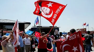 Турците избраха изборите пред плажа