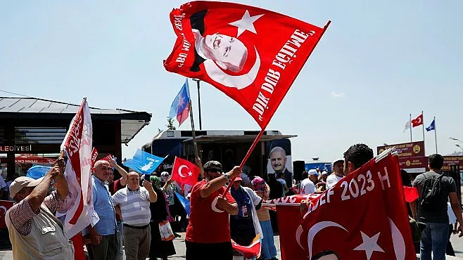 Турците избраха изборите пред плажа