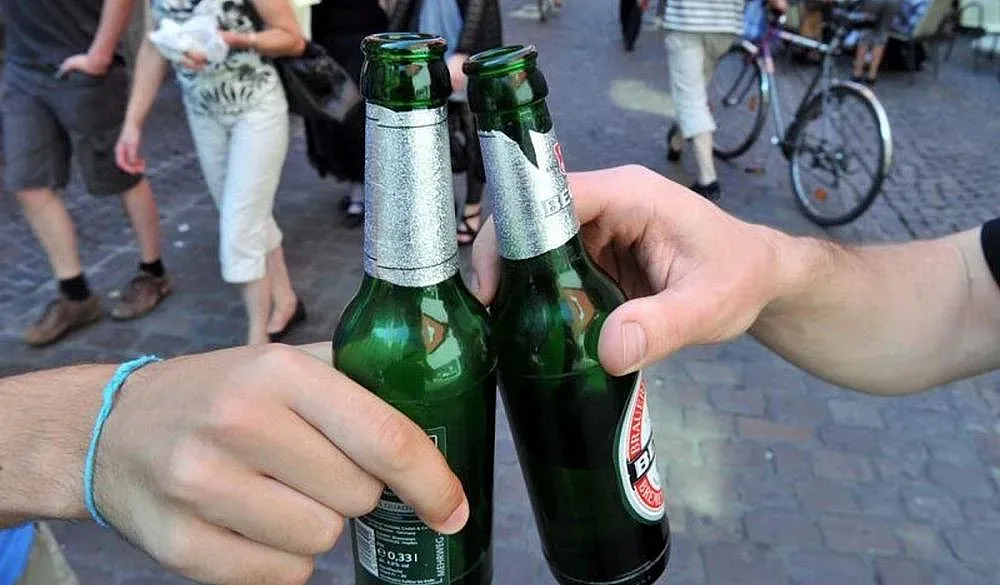 За протест: Изпиха всичката бира в германски град