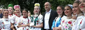 Радев жъне овации в бастиона на Цветанов