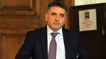 Кирилов твърд: Дава оставка ако остане мониторинг