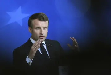 Макрон отписа и тримата шпиценкандидати