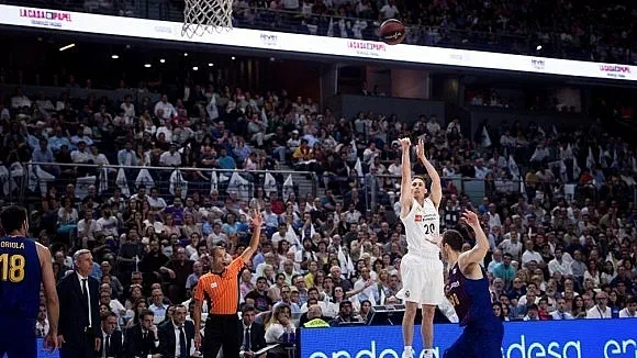 Реал Мадрид спечели титлата в Барселона