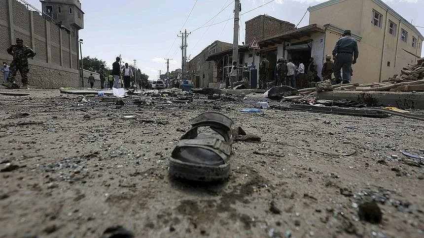 Загинали и ранени при взрив в джамия