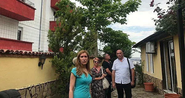 Ангелкова затваря къща за гости