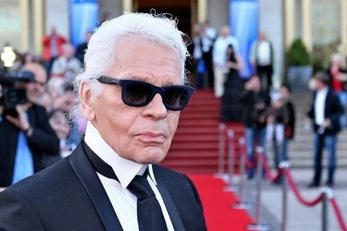 Звезди почитат Карл Лагерфелд в Париж