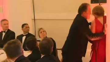 Британски депутат изви врата на природозащитничка