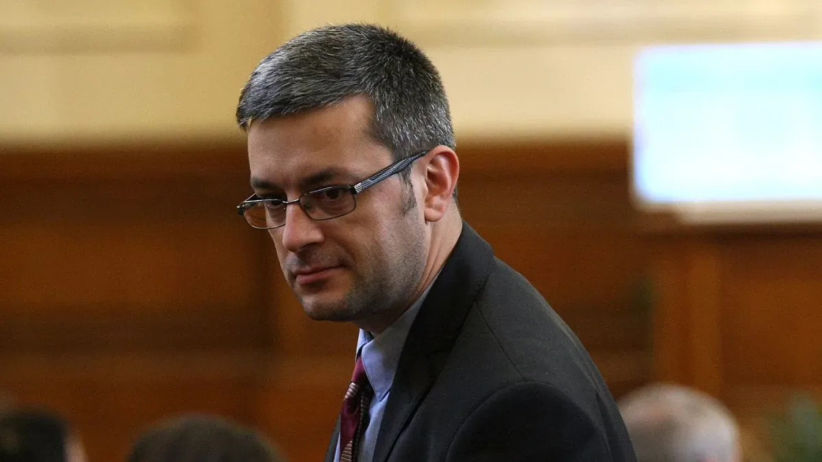 Тома Биков: Работа ни е да пазим държавата от БСП